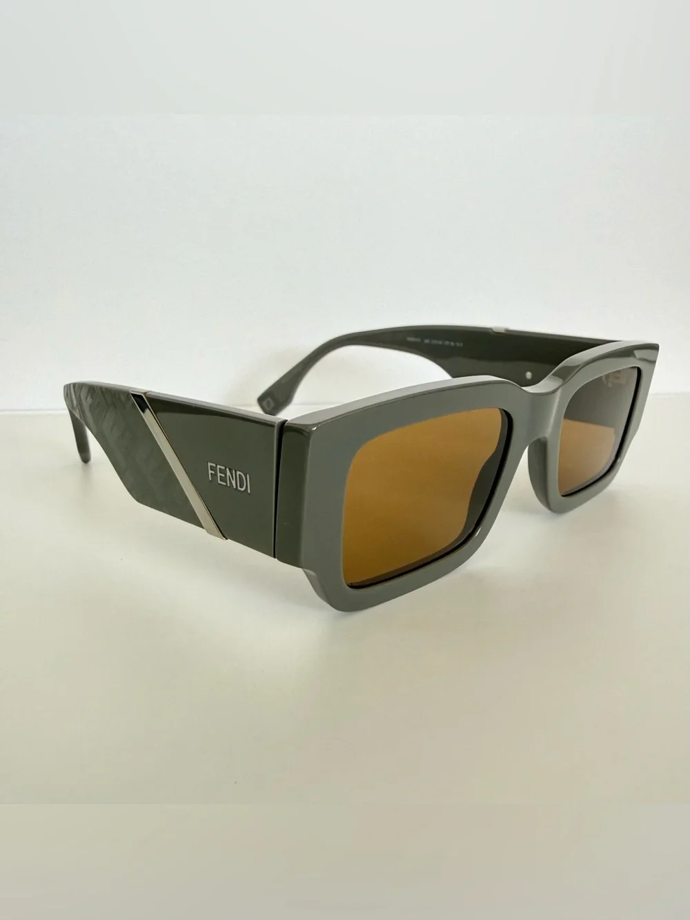 NEW!!! Fendi men sunglasses FE40131I 20E Authentic